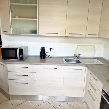 Hotell Prima Fermata 3*